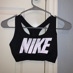 Black nike sports bra